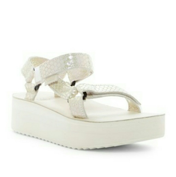 Teva Shoes - TEVA Flatform Universal